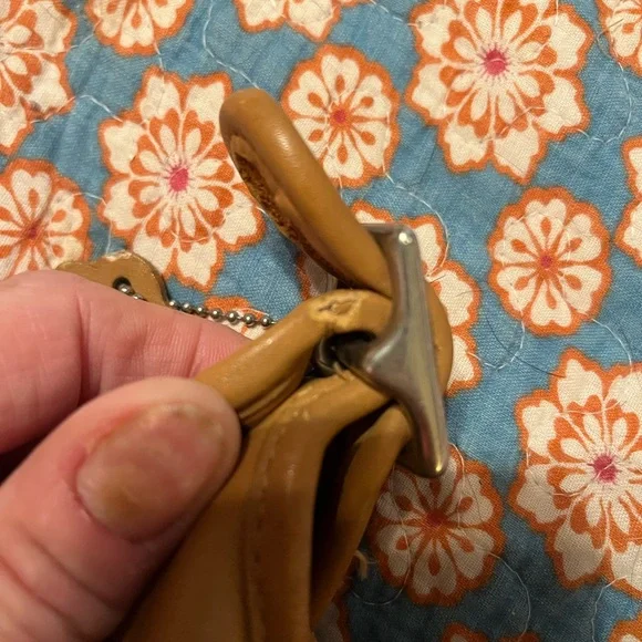 Vintage Coach Medium Slim Duffle Sac - 9816, tan - Picture 10 of 16